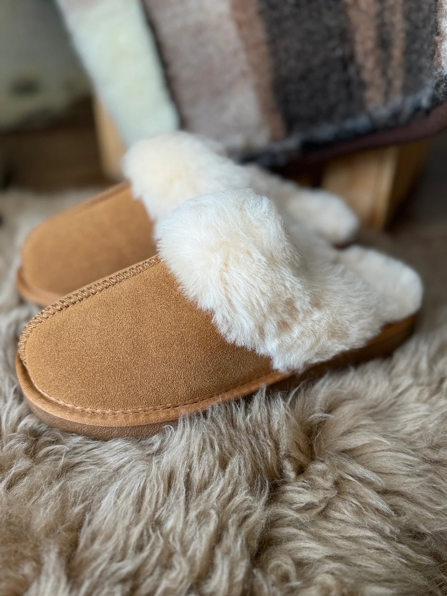 Women's Yukon Sheepskin Slippers - Beige - Euro Shoe House