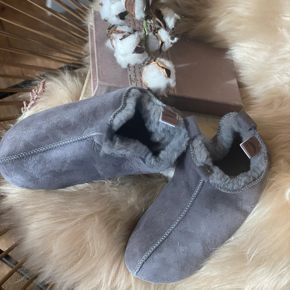 
                  
                    Unisex Mikolaj Sheepskin Slippers - Grey - Euro Shoe House
                  
                