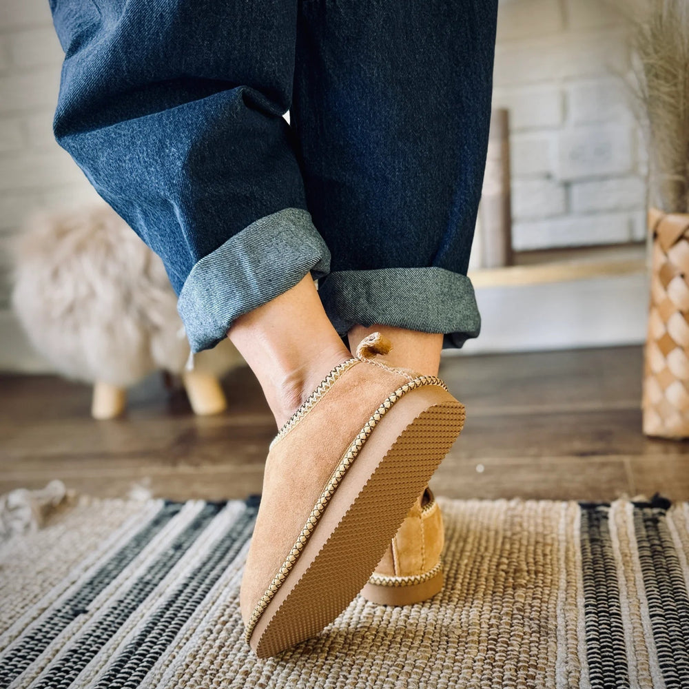 
                  
                    Women's Brooksie Sheepskin Slippers - Beige - Euro Shoe House
                  
                