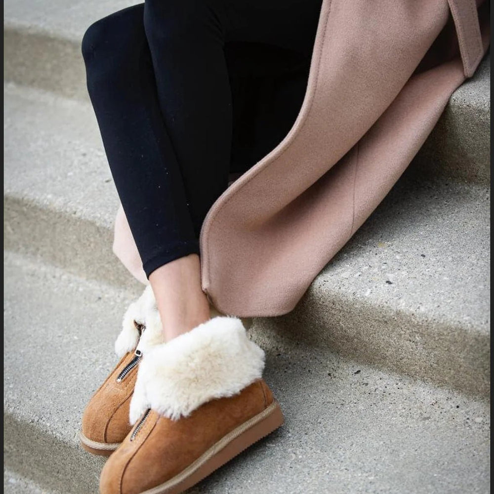
                  
                    Women's Sami Sheepskin Boots - Beige - Euro Shoe House
                  
                